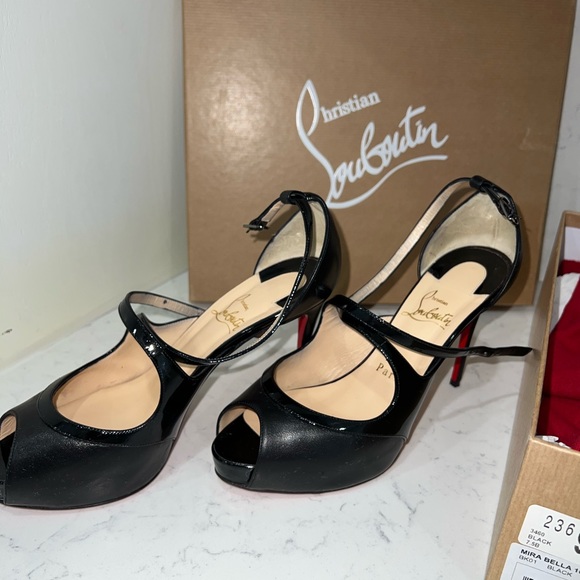 Red bottoms - Picture 3 of 7